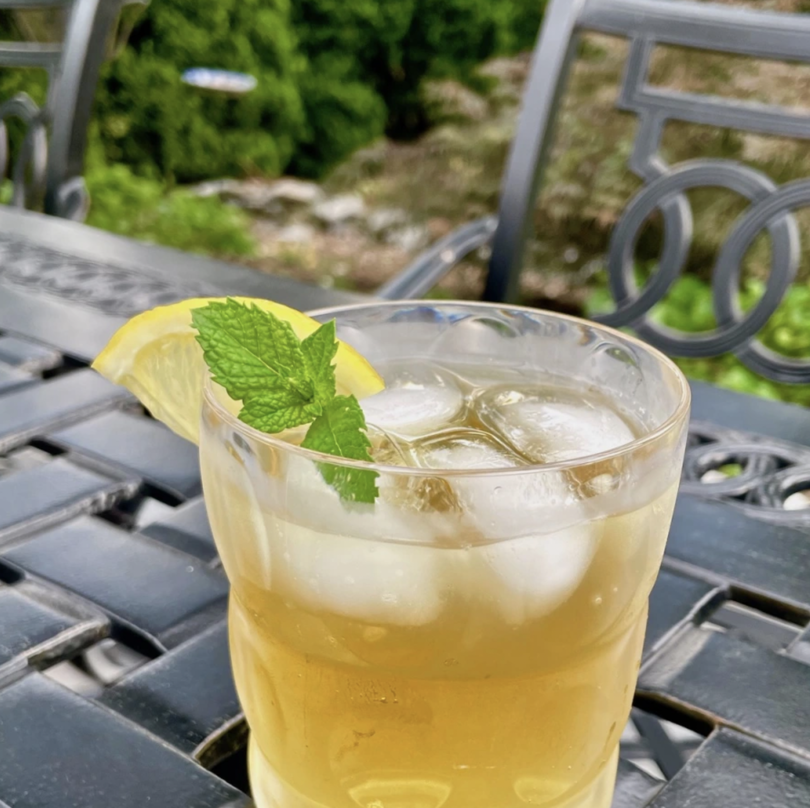 Garden Fresh Peppermint and Lemon Balm Tea