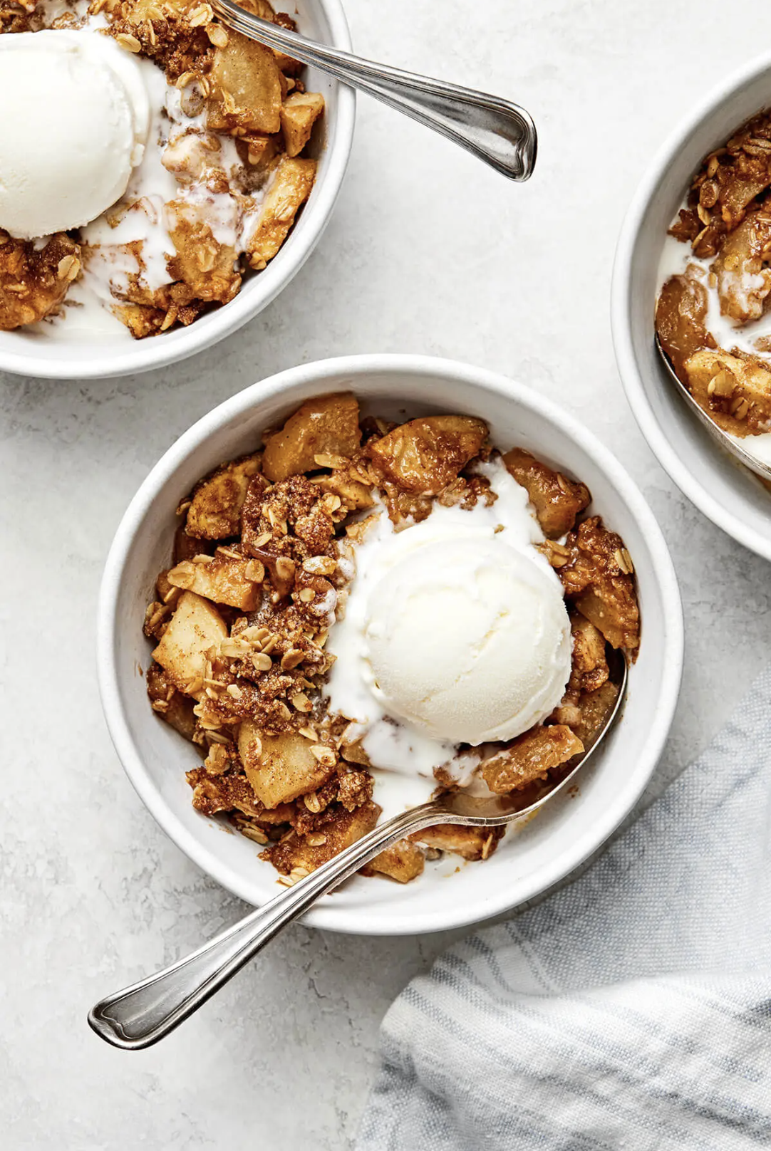 15. Simple and Delicious Apple Crisp