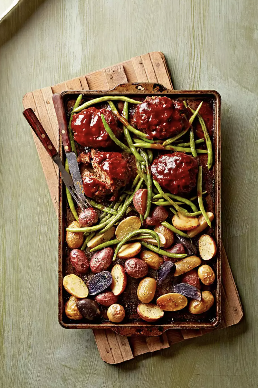 Mini Meat Loaves with Green Beans and Potatoes